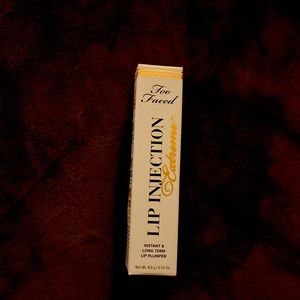 Too Faced lip injection extreme